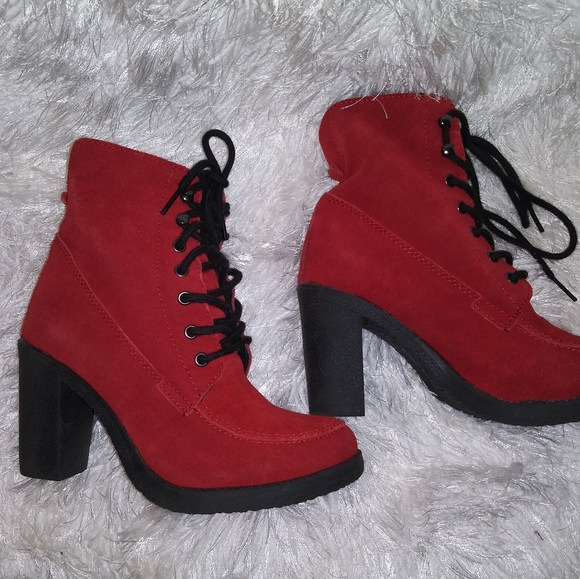 Women Boots - Picture 3 of 3